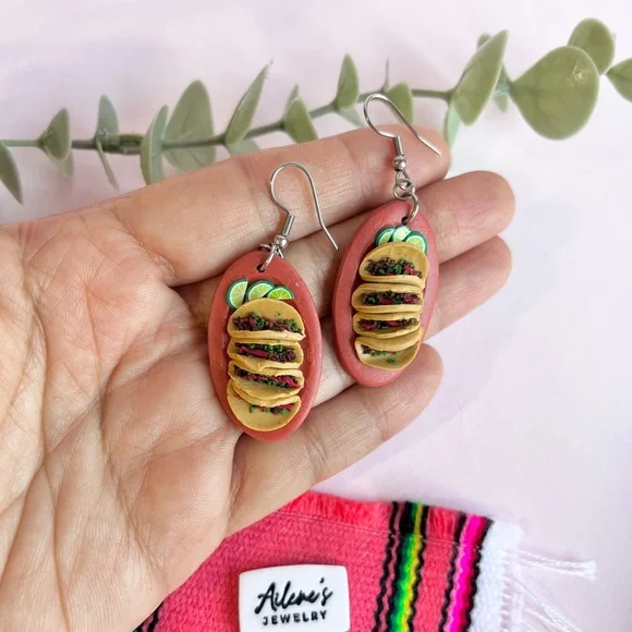 Taco Plate Earrings - Picture 1 of 2
